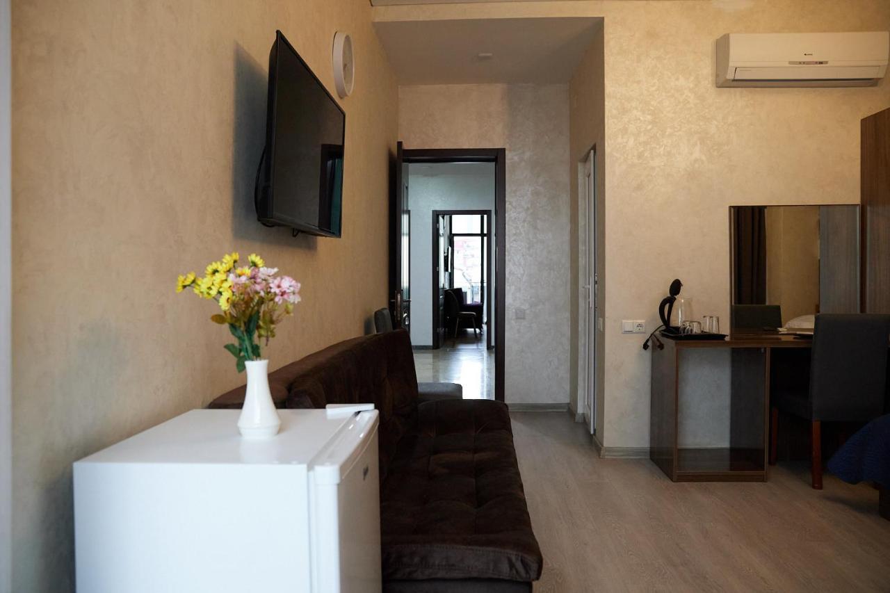 Hotel Lord Batumi Ngoại thất bức ảnh